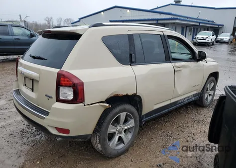 2016 Jeep Compass Latitude z USA, uszkodzony, nr VIN 1C4NJDEB0GD802751